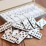 Domino là gì